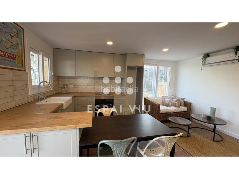 Foto ea7aabbd-d452-439e-891a-430a672d3766. Casa amb calefacció a Les Martines Terrassa