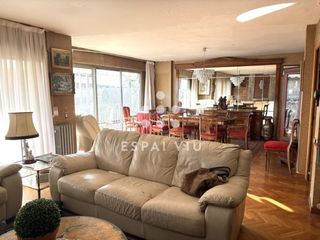 Pis  Plaza josé freixa i argemí. Inmejorable ubicación y luminosidad