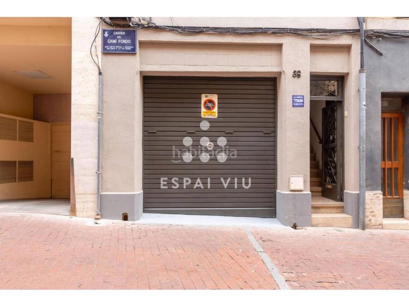 Foto 2779a973-5712-4787-81a9-f53072184c2d. Casa amb calefacció aparcament a Barri del Centre Terrassa