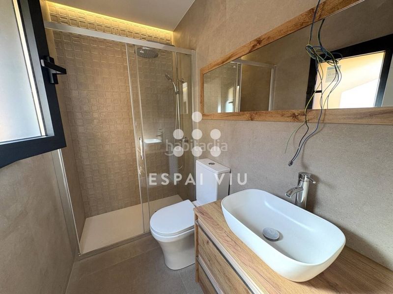 Foto 778a28bb-3262-42e0-bcc2-fc646399b943. Casa encantadora casa. ideal singles. en Els Merinals Sabadell