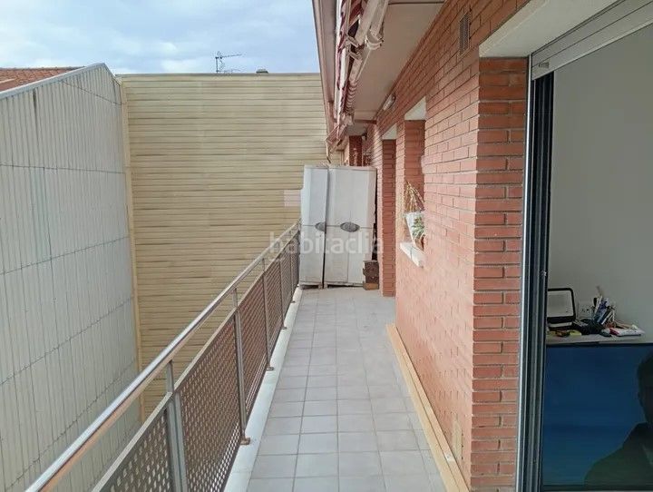 Foto d2489880-00c1-405a-80e9-620b2b2bfe08. Dúplex amb piscina a Calella