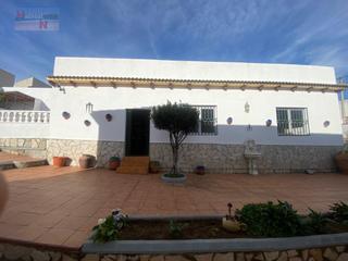 Casa  N/a. Parcela urbana actualmente con una edificacin de 100 m2. destin