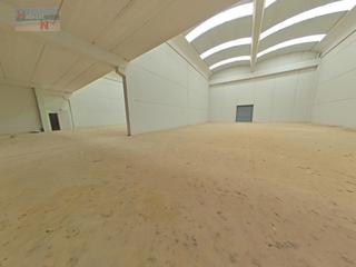 Rent Industrial building in Vila-rodona. Dos naves juntas con altillo para oficinas