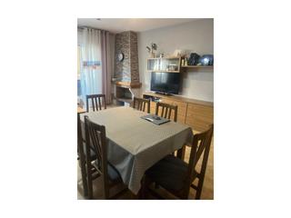 Casa adosada  Calle s joan. Casa adosada con 6 habitaciones