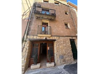 Casa  Calle s joan. Casa de pueblo reformada lista y amueblada para entrar a vivir !