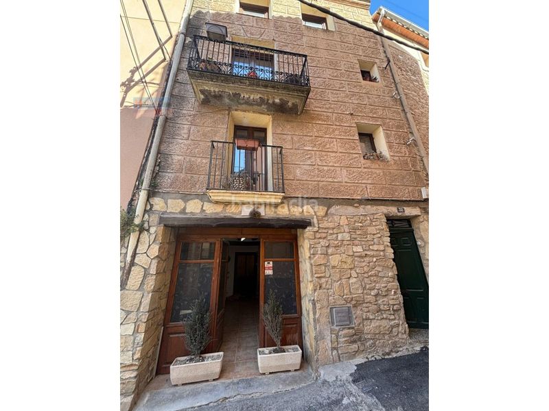 Foto 25e15332-b3c1-4106-a61f-c4c66061dfaa. Casa amb aparcament a Sarral
