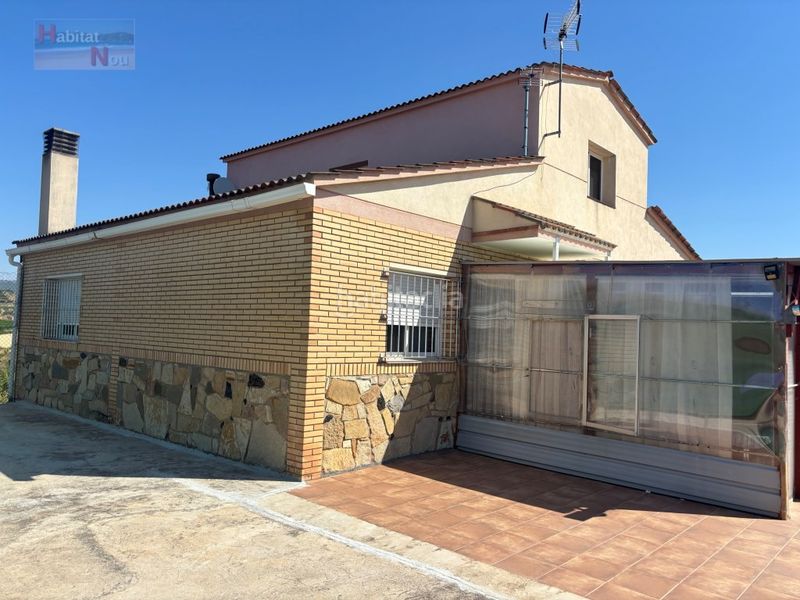 Foto 1cf13669-8524-4d02-afe1-213cfad2572a. Masia amb aparcament a Sarral