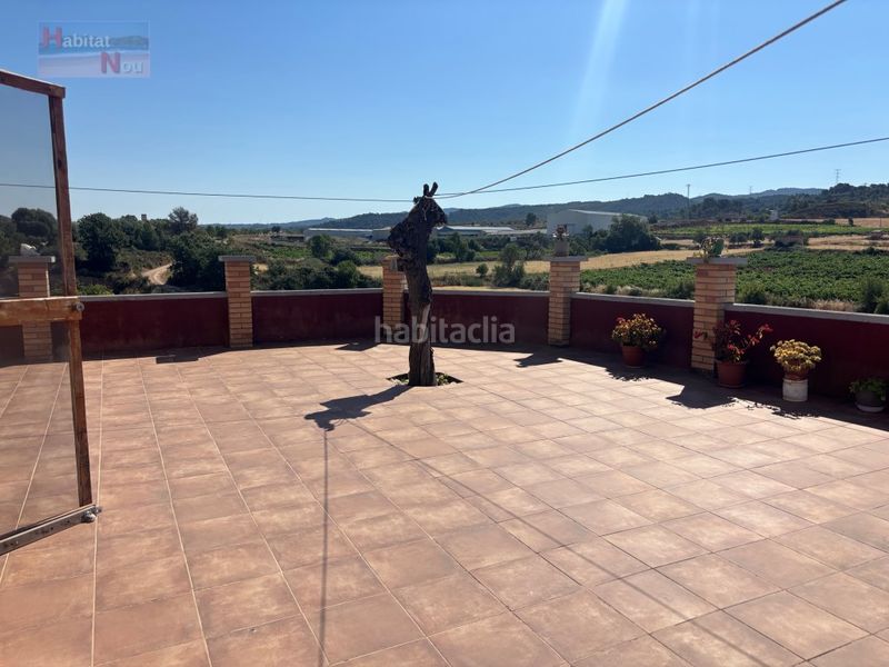 Foto ad714e35-e9f4-4758-8b24-f45a0727a887. Masia amb aparcament a Sarral