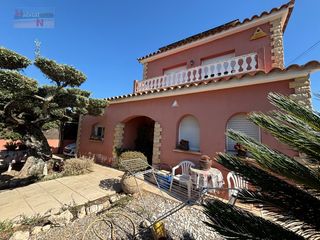 Xalet  Calle romani. Chalet en zona residencial priorat de banyeres