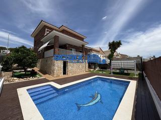House in Roda de Barà. Casa en venta en  roda de berà, tarragona