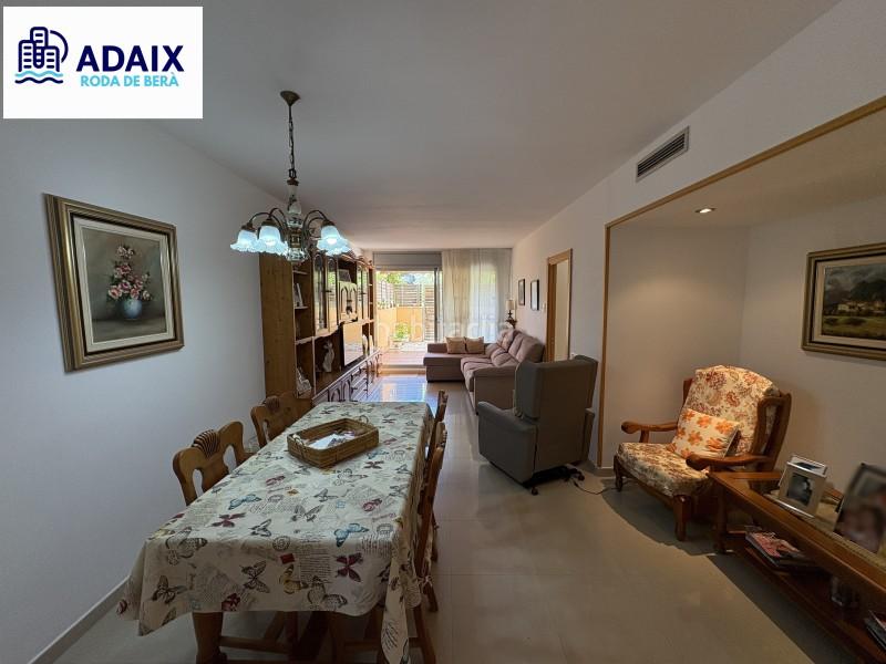 Foto f91e8b44-c62a-4ddf-933e-156295c8aef3. Erdgeschoss mit heizung parking pool in Roda de Barà