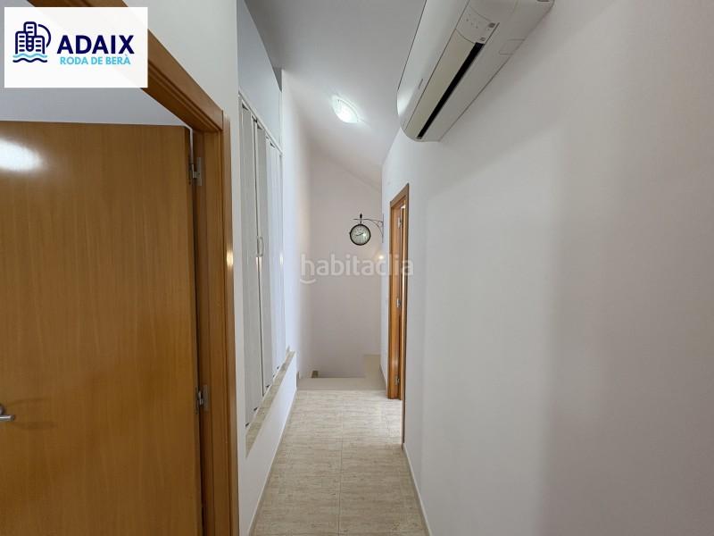 Foto abee2cec-a448-42d5-81aa-c83f392710f1. Zweistöckige wohnung in Roda de Barà