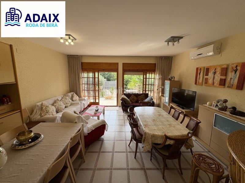 Foto 24d02217-c877-4ffc-894c-23ffd2a8d07b. Haus mit parking in Roda de Barà