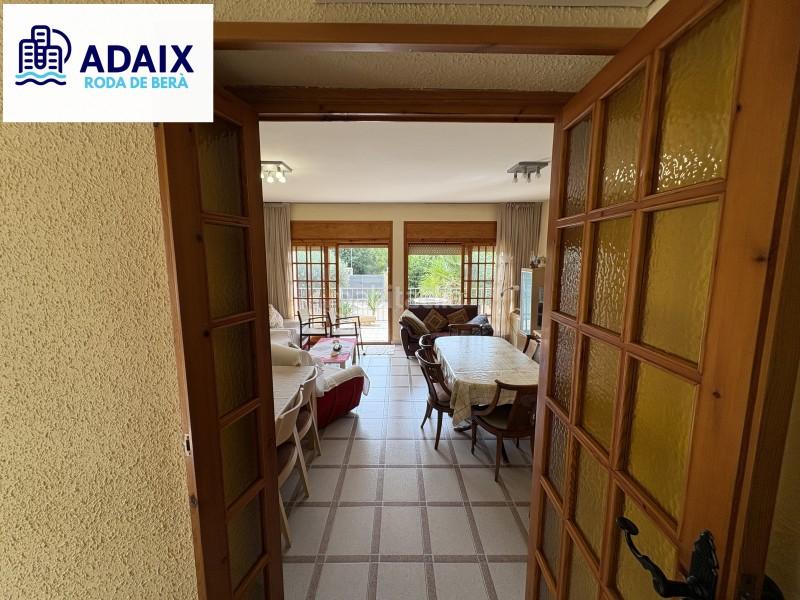 Foto 41ecb7c2-be14-40c2-9c00-c4d00454ac28. Haus mit parking in Roda de Barà