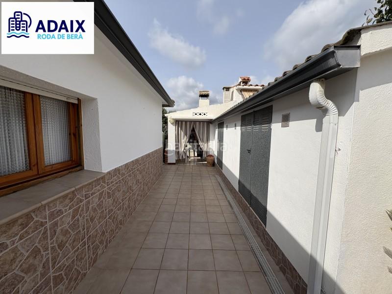 Foto 7688da93-1624-44ec-bddf-b6e06e645731. Haus mit parking in Roda de Barà