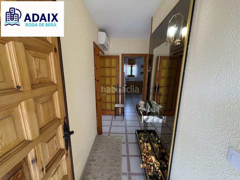 Foto b23a9d28-ffc4-4207-a1ee-6edb76301a7e. Haus mit parking in Roda de Barà