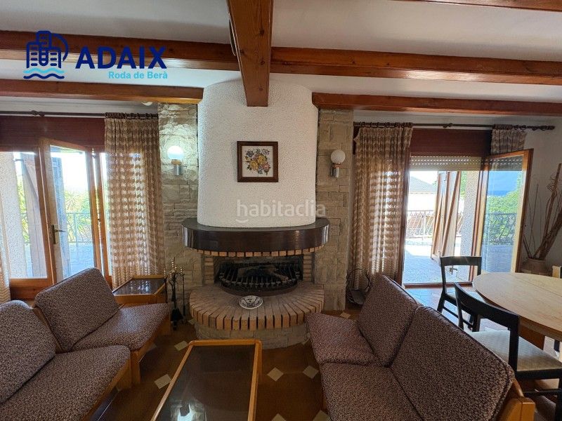 Foto 4759f524-349d-4f4b-8bf6-19582d656629. Casa amb aparcament piscina a Roda de Barà