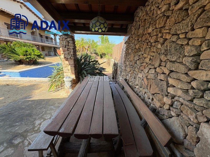 Foto 72aa92f8-f497-4821-ba21-0f6110cc987c. Casa amb aparcament piscina a Roda de Barà