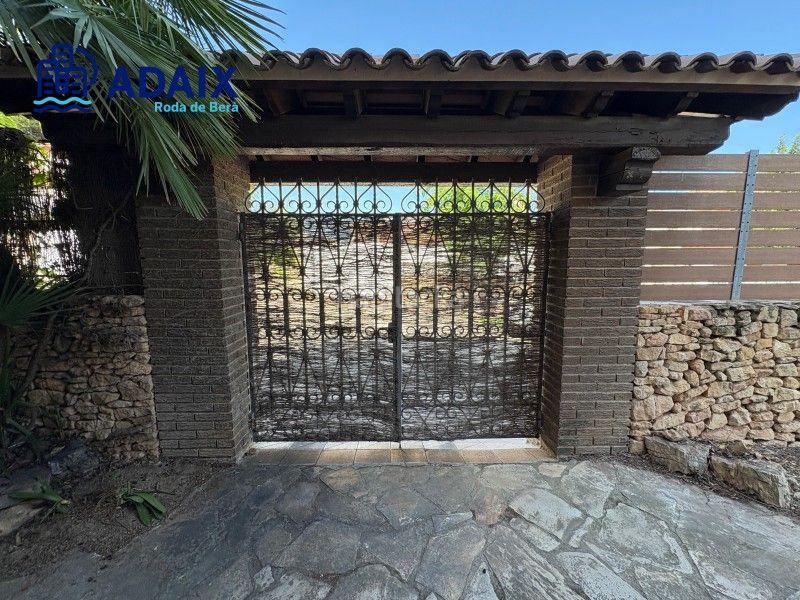Foto e5371178-e64b-4d82-a99d-d908a52b3897. Casa amb aparcament piscina a Roda de Barà