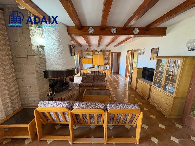 Foto eb71b8b1-f5b0-4a8f-9d57-d2b2b25fc3f1. Casa amb aparcament piscina a Roda de Barà