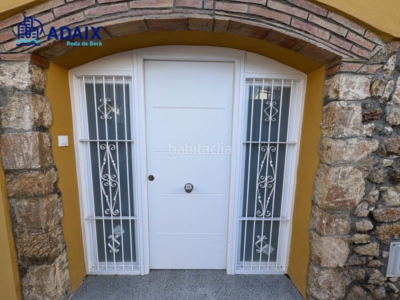 Foto f0c13dcd-8e6e-4561-b42e-cb55aafe6aea. Planta baixa a Roda de Barà