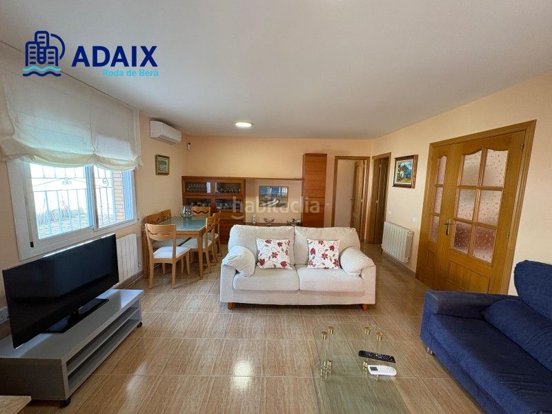 Foto f3c7d961-54a0-460c-bd70-846dc833dc2a. Casa amb calefacció aparcament a Roda de Barà