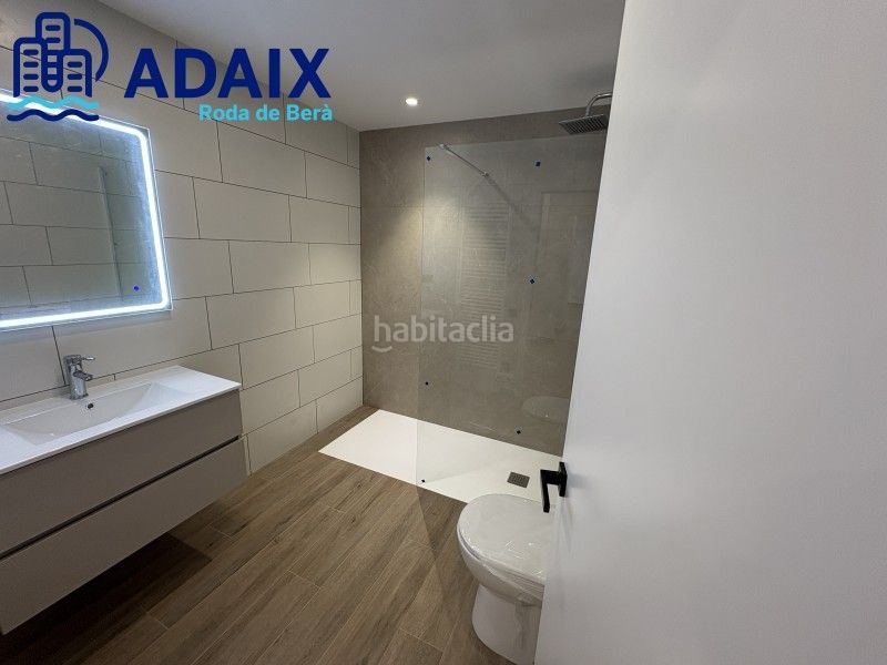 Foto b9288368-3a16-4461-b3c3-790f4ca20461. Planta baixa a Roda de Barà