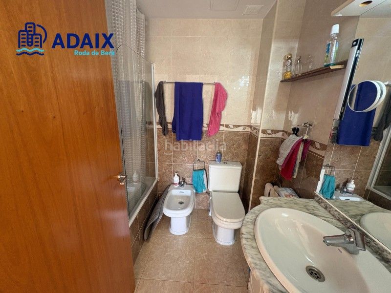Foto 0c286e3a-30f0-4e4f-b01d-dff0cee5e5ba. Casa adossada amb calefacció aparcament a Roda de Barà