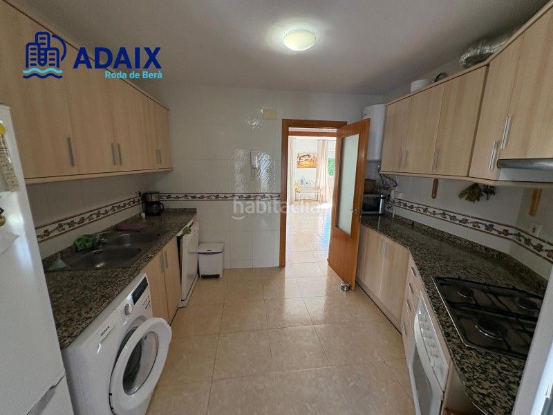 Foto 69a388e3-6841-4620-82aa-3c6520273ac5. Casa adossada amb calefacció aparcament a Roda de Barà
