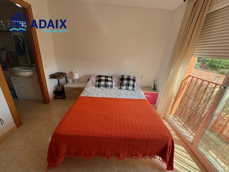 Foto 6d55dcb2-891c-4780-9f78-aaefdb5f5d00. Casa adossada amb calefacció aparcament a Roda de Barà