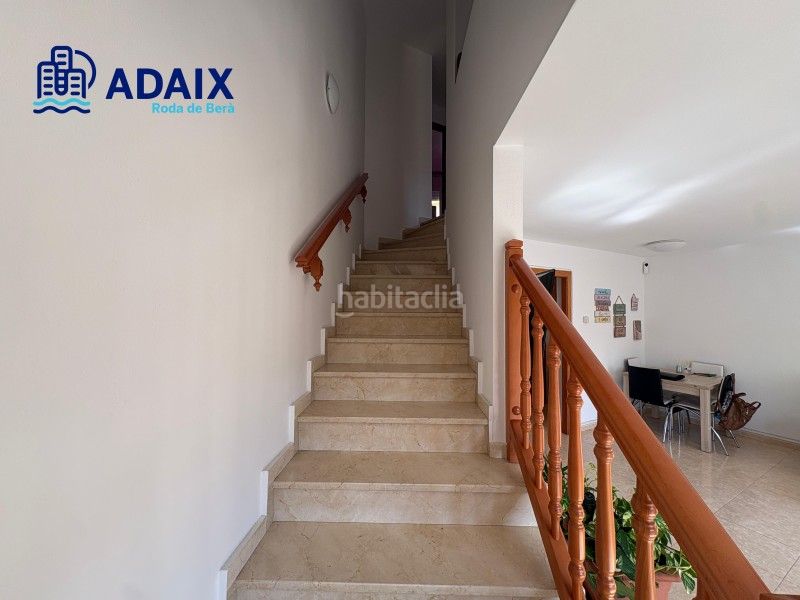 Foto 87120a8f-4f61-4c79-97e3-fe515dc64318. Casa adossada amb calefacció aparcament a Roda de Barà