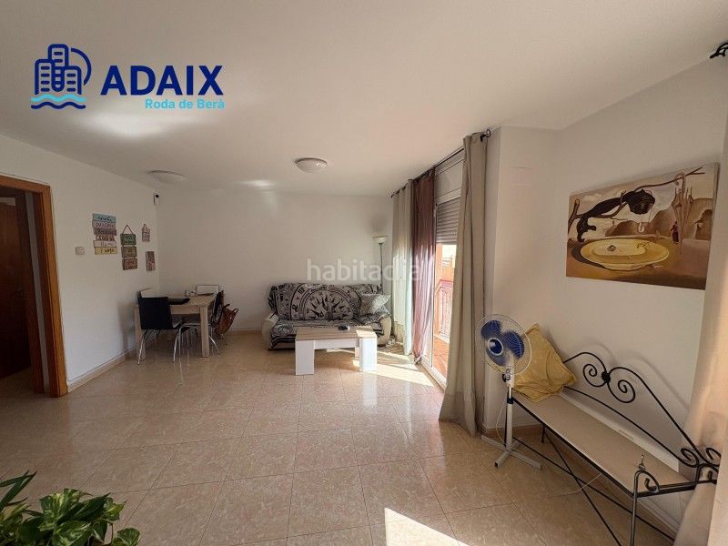 Foto a6492a5d-ba85-4a39-9c89-ca6a2c8eda25. Casa adossada amb calefacció aparcament a Roda de Barà