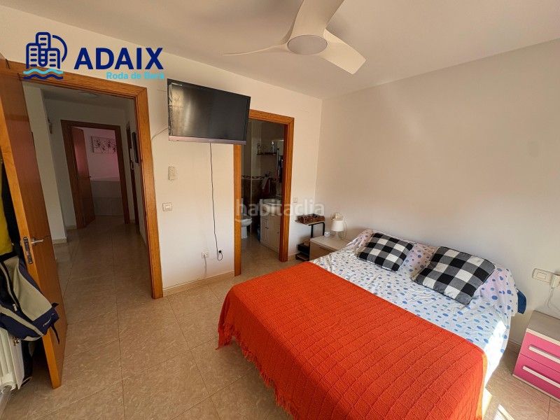Foto ecd39cf4-aa46-4a6d-960d-77d0b4853e10. Casa adossada amb calefacció aparcament a Roda de Barà