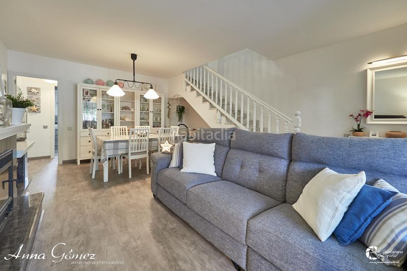 Foto 31b3e84b-c349-4443-80a6-cf1d667def54. Casa adossada amb aparcament a Cunit residencial Cunit