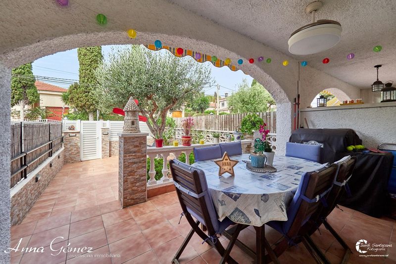 Foto 52a49196-5f1e-4441-9c18-39047a478f3d. Casa adossada amb aparcament a Cunit residencial Cunit