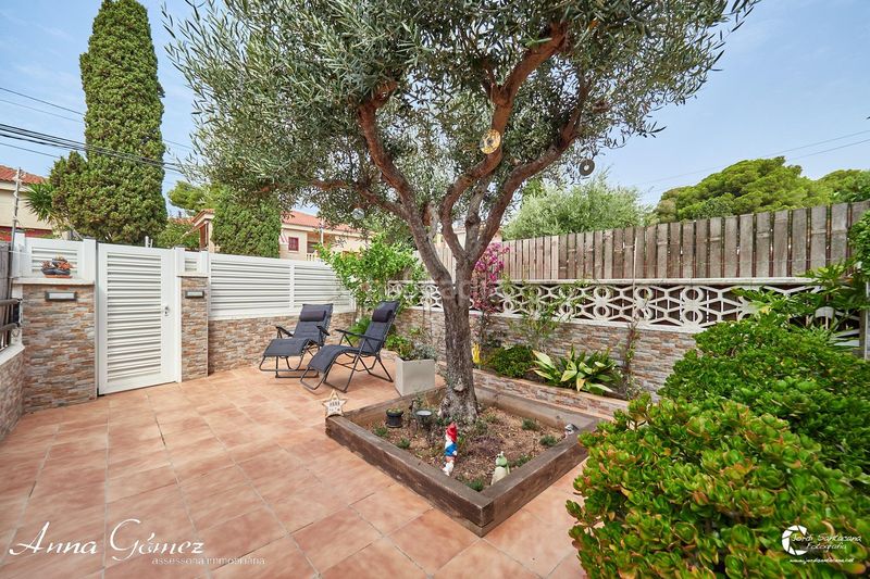 Foto 7f97f197-7e76-4899-9adf-084640414a02. Casa adossada amb aparcament a Cunit residencial Cunit