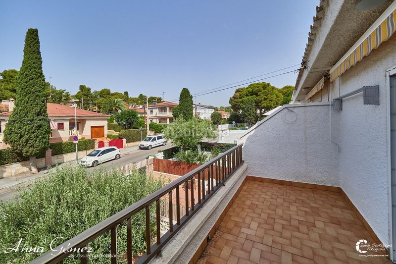 Foto d96eca3a-2406-474c-8fb2-a0ee3f065f34. Casa adossada amb aparcament a Cunit residencial Cunit