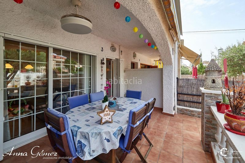 Foto ebb84609-9779-4132-9147-3bc56810efd9. Casa adossada amb aparcament a Cunit residencial Cunit