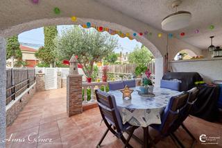 Maison jumelée à Cunit Residencial. Tu casa en el centro de cunit a solo 800 mts de la playa!