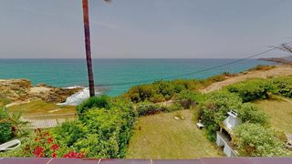 Reihenhaus in Els Munts. La casa del faro casa frontal al mar en exclusiva zona d els mun