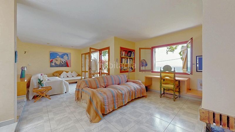 Foto fa4eead7-d980-4e98-adc3-aa66ef622f16. Casa adossada amb aparcament a Els Munts Torredembarra