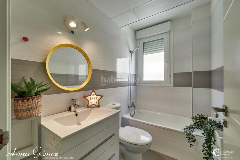 Foto c00e845b-2a16-454f-bb7a-d34eafdce8b1. Planta baixa amb calefacció aparcament piscina a Calafell