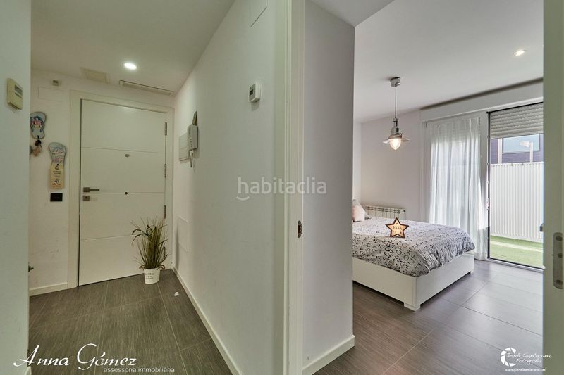 Foto c0b54573-98c7-4dcd-b0d4-ff94bee878f2. Planta baixa amb calefacció aparcament piscina a Calafell