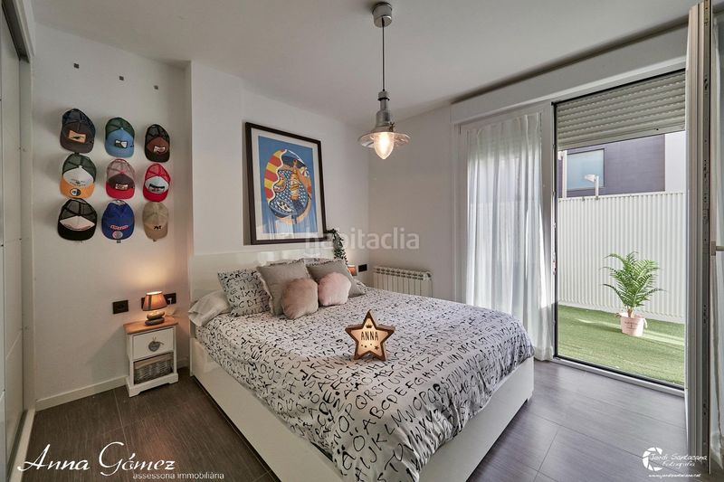 Foto c79cd826-e824-4d40-bb8e-56acfa21a8dd. Planta baixa amb calefacció aparcament piscina a Calafell