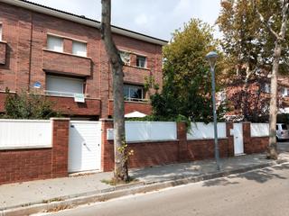 Casa adossada a Can Bou. Ideal para familia numerosa