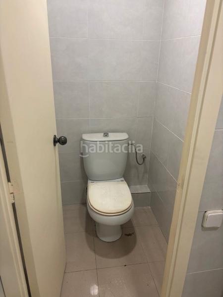 Foto 789adba9-5ba6-4caa-8636-89003a481e64. Local comercial amb calefacció a Montesa Esplugues de Llobregat