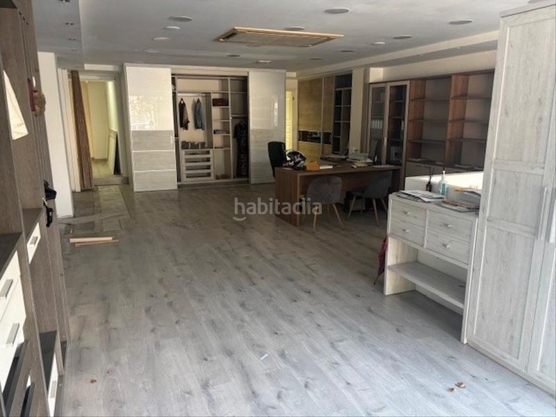Foto a5084c2b-b89a-4d3f-9419-ff9bb4e129c8. Local comercial amb calefacció a Montesa Esplugues de Llobregat