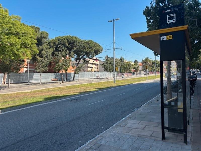 Foto c360f510-3e1c-4e95-b367-ea2c4e0f74b4. Local comercial amb calefacció a Montesa Esplugues de Llobregat