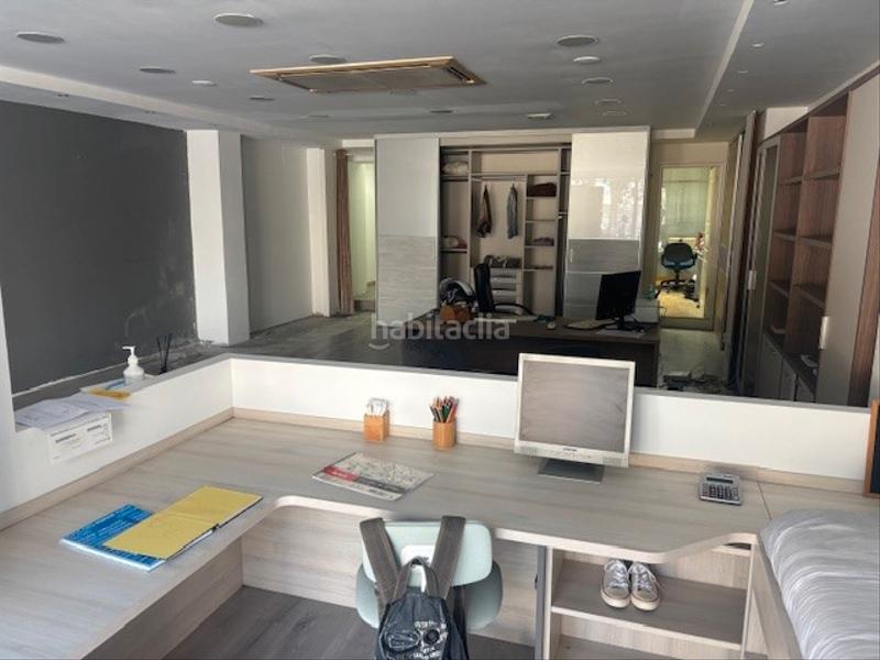 Foto c8bda66c-43ed-49d5-ba9f-44321fc40a36. Local comercial amb calefacció a Montesa Esplugues de Llobregat