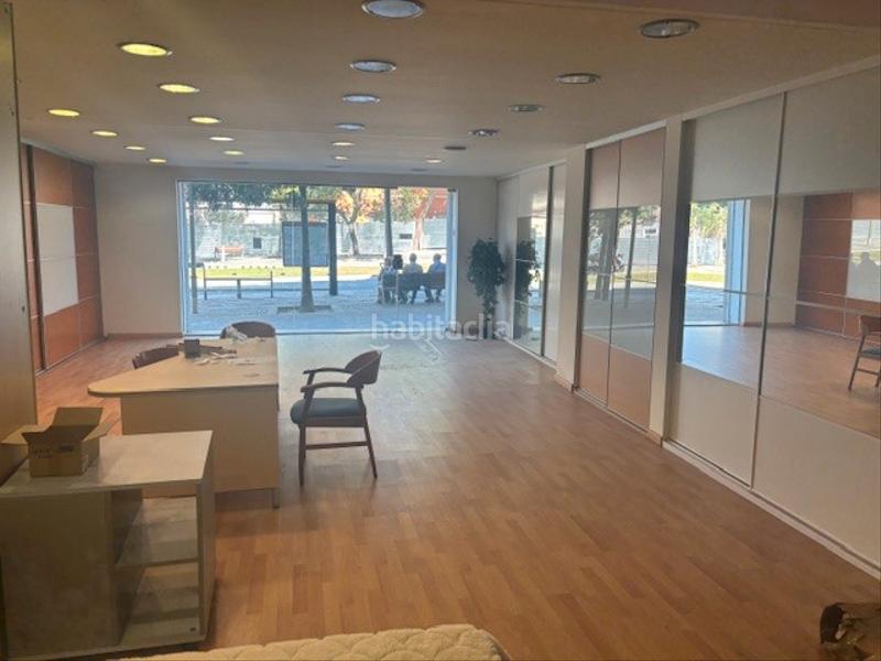 Foto f120a184-bd6f-41cc-9776-49d35afa5759. Local comercial amb calefacció a Montesa Esplugues de Llobregat